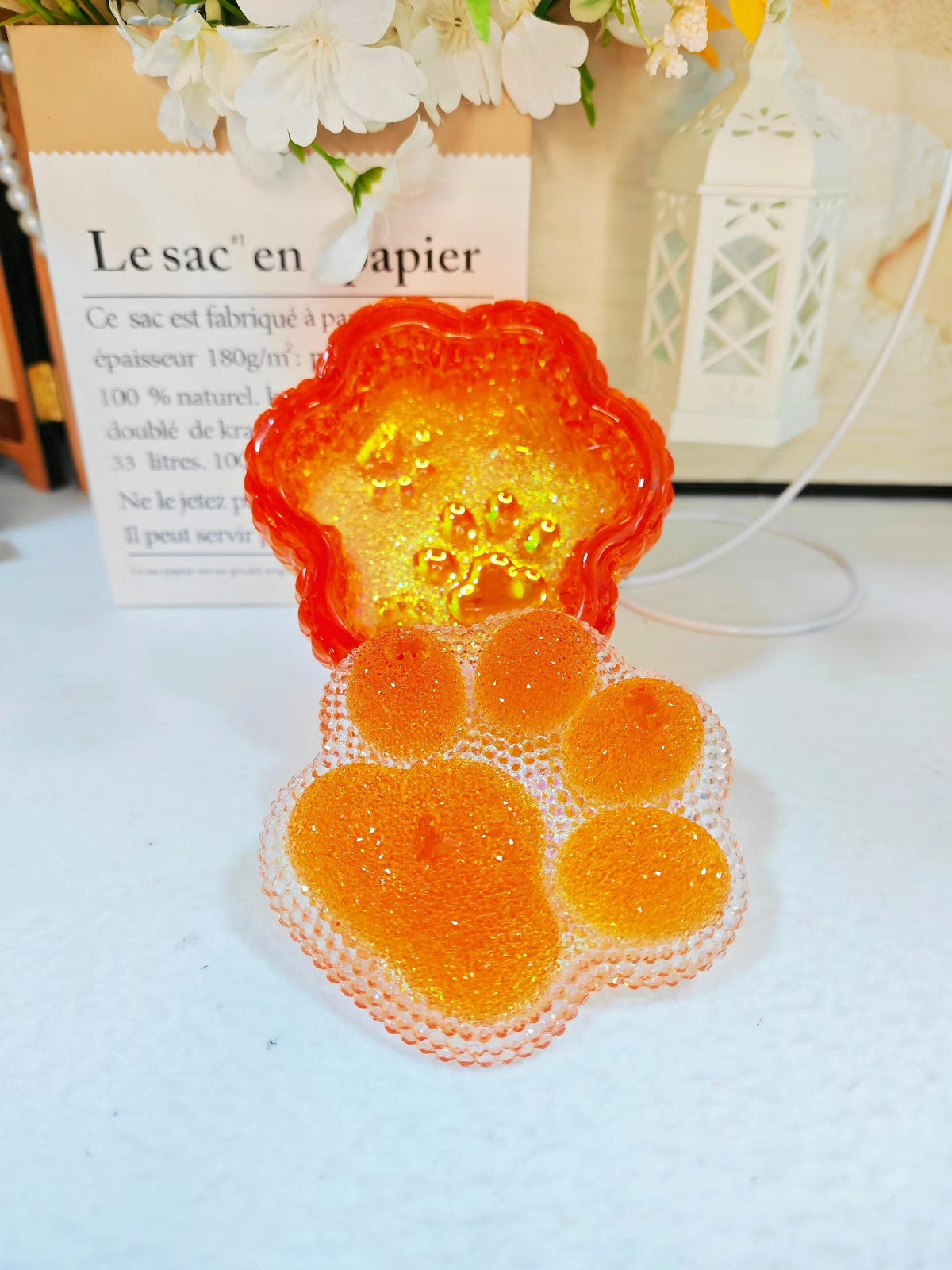 Handgefertigte orangefarbene Glitter-Aufbewahrungsbox in Katzenpfoten-Form