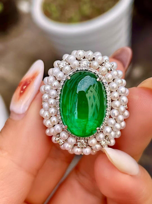 18k Gold Ring with 11.8ct Cabochon Emerald, 0.71ct Diamond Halo, and Pearl Border