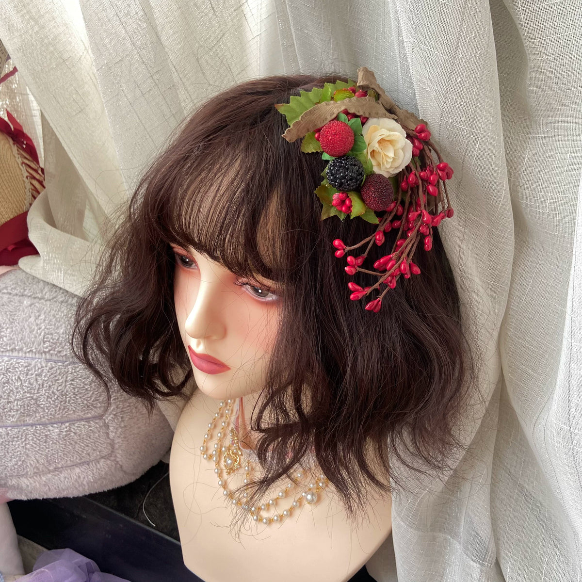 Handgefertigter Vintage-Haarclip mit roten Beeren