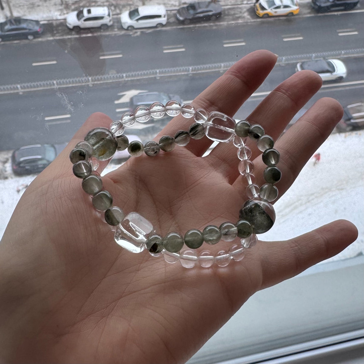 Bracelet en quartz fantôme et poils de lapin vert 13mm