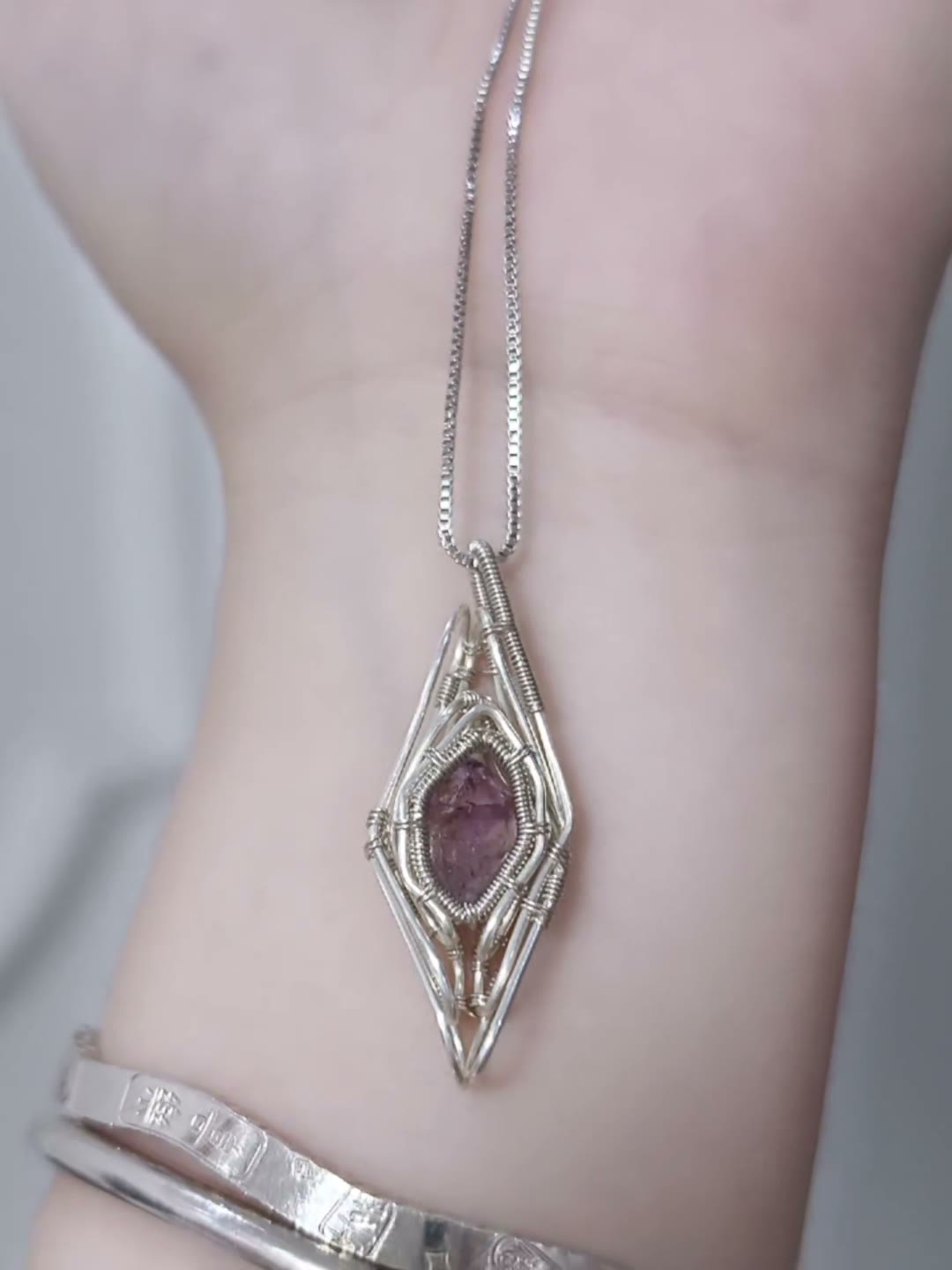Paarse Super Seven Ketting met Omwikkelde Hanger