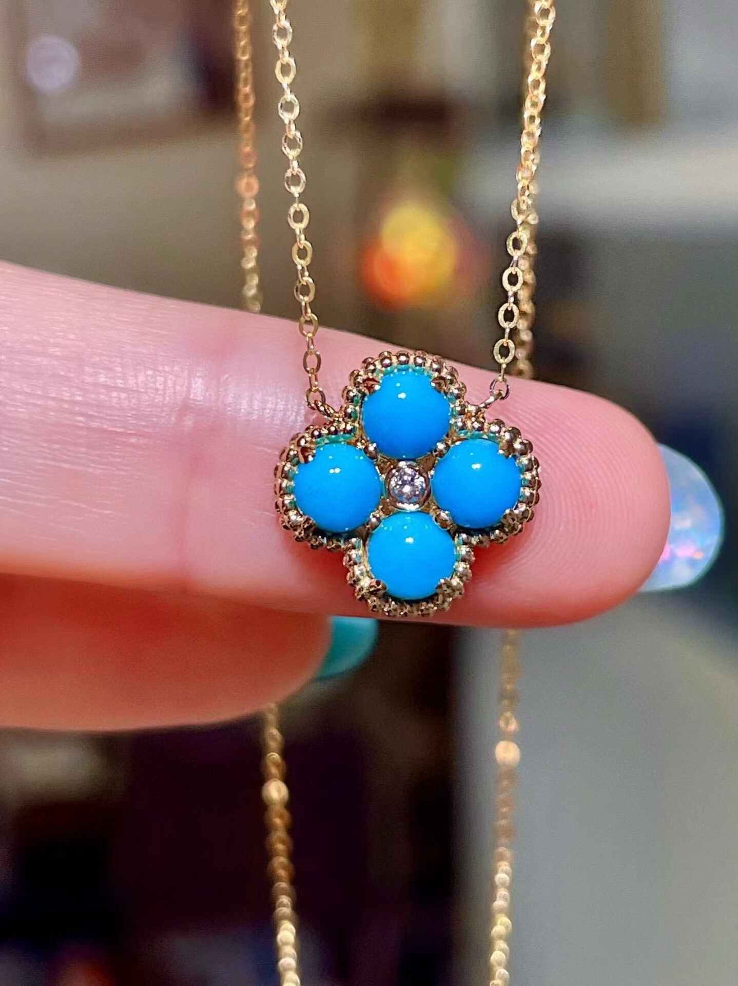 18K Gold Four-Leaf Clover Necklace with 4mm Blue Stones and Center Diamond