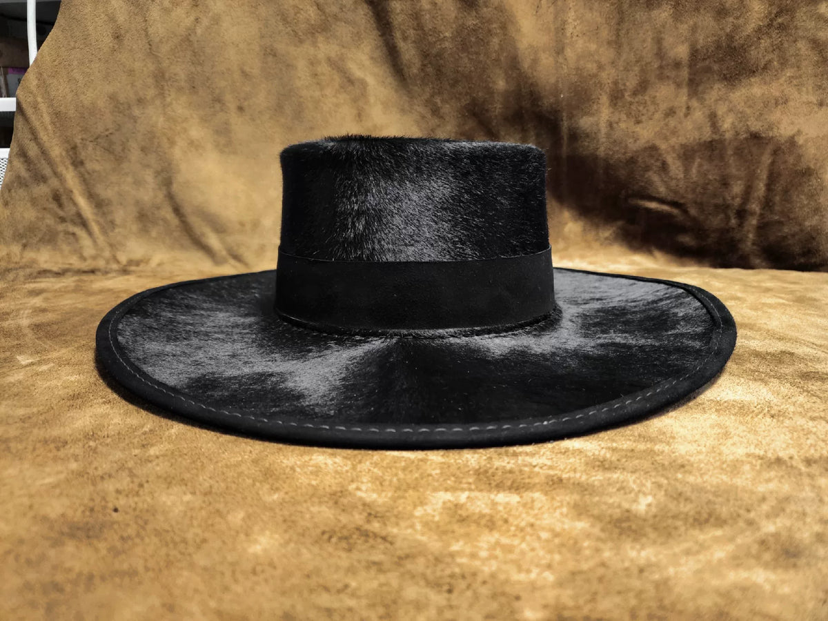Cappello in Pelle e Crino Nero con Tesa Piana