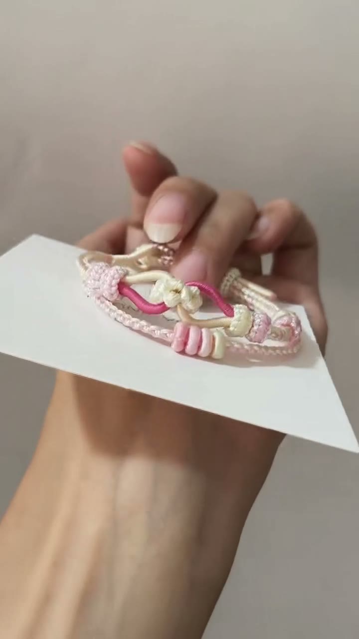 手編み ピンクとホワイトのツートンブレスレット