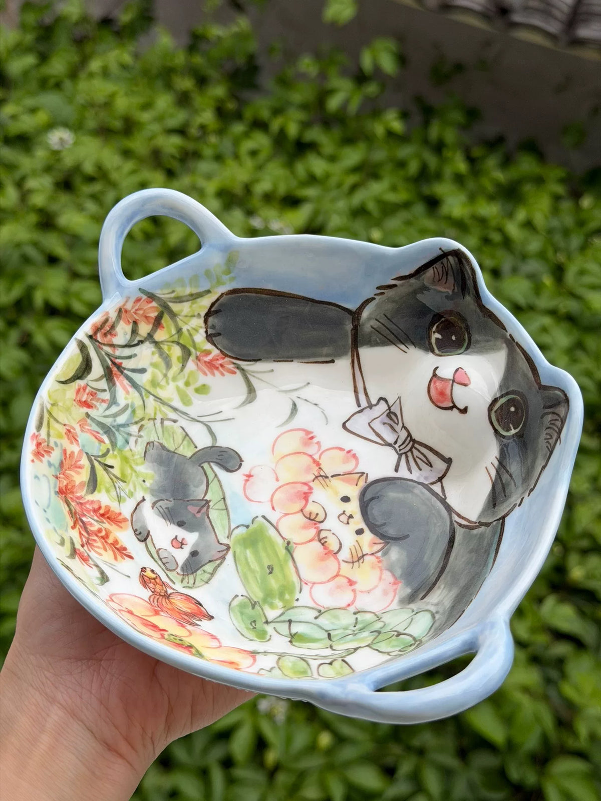 Handbemalter Keramikteller aus Jingdezhen mit Henkeln