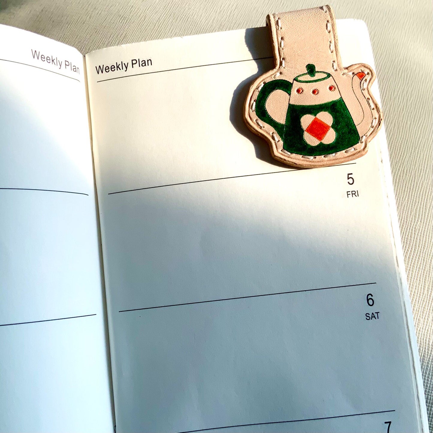 Magnetic Leather Bookmark – Teapot/Mug Shape with Hand-Painted Details