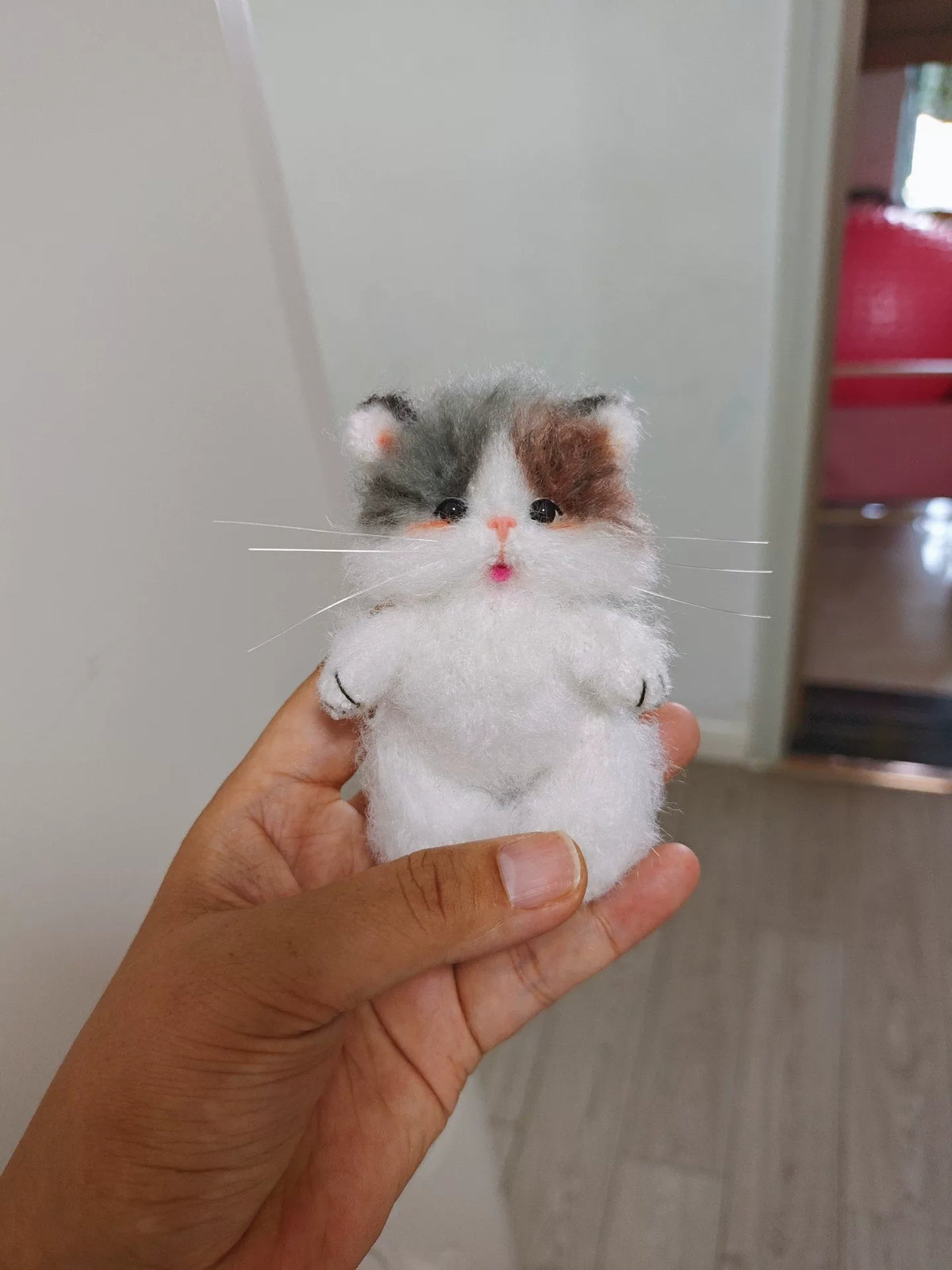 Nadelgefilzte Calico-Katzenfigur