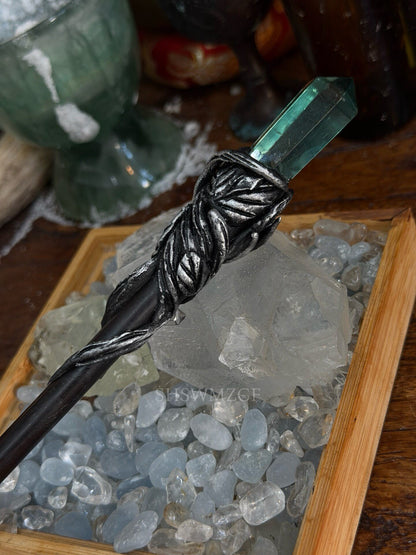 28cm Green Gemstone Wand with Twisted Vine Metal Handle
