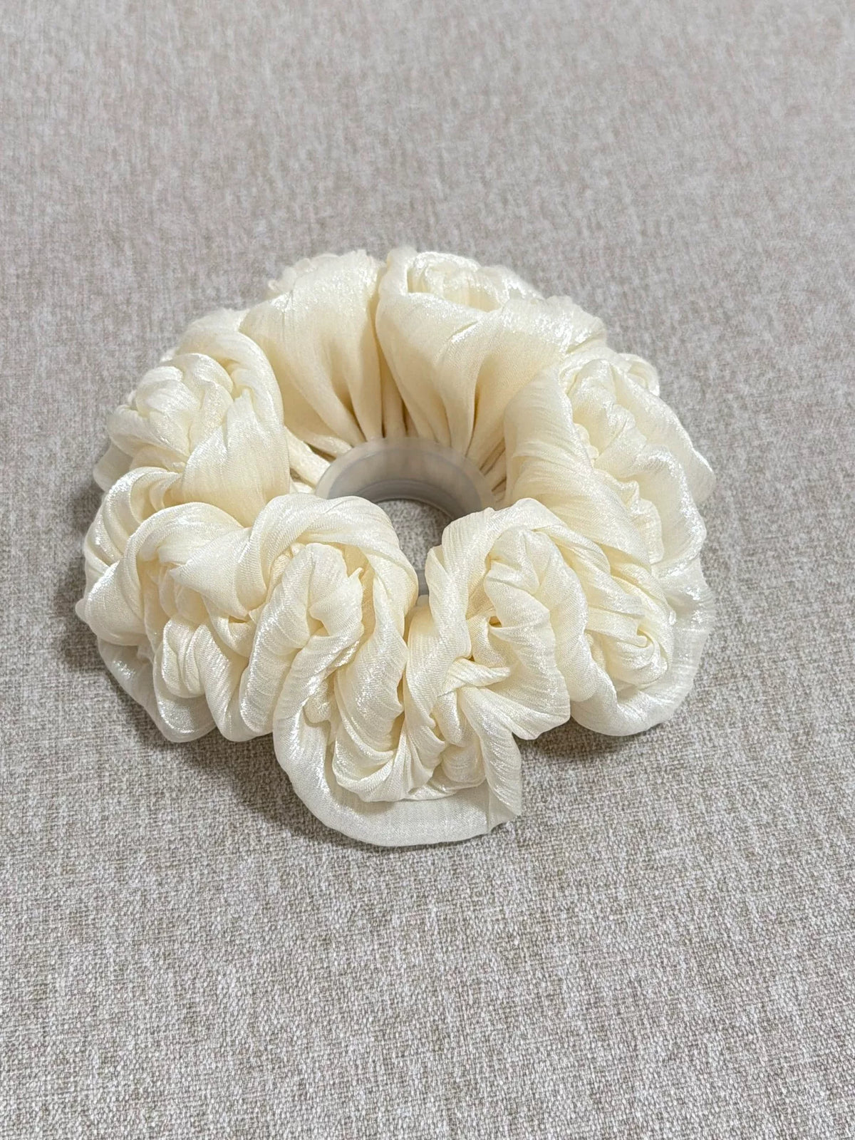 Creme Glasorganza Dreilagiges Scrunchie