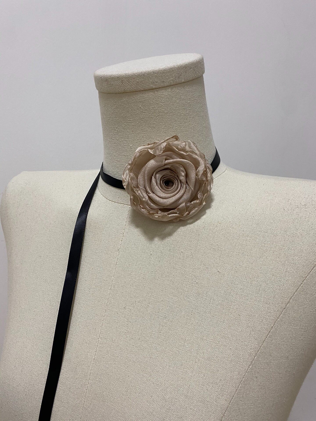 Champagne Rose Burned Edge Choker Necklace