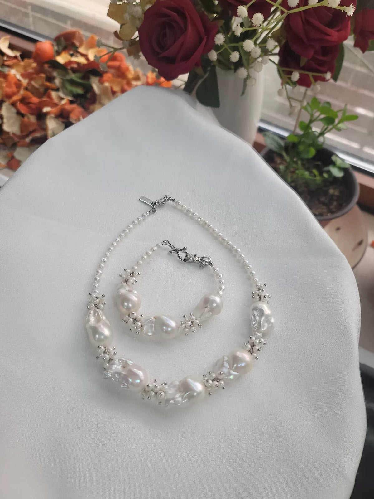 Natürliches Perlen-Fischschwanz-Collier und Armband Set