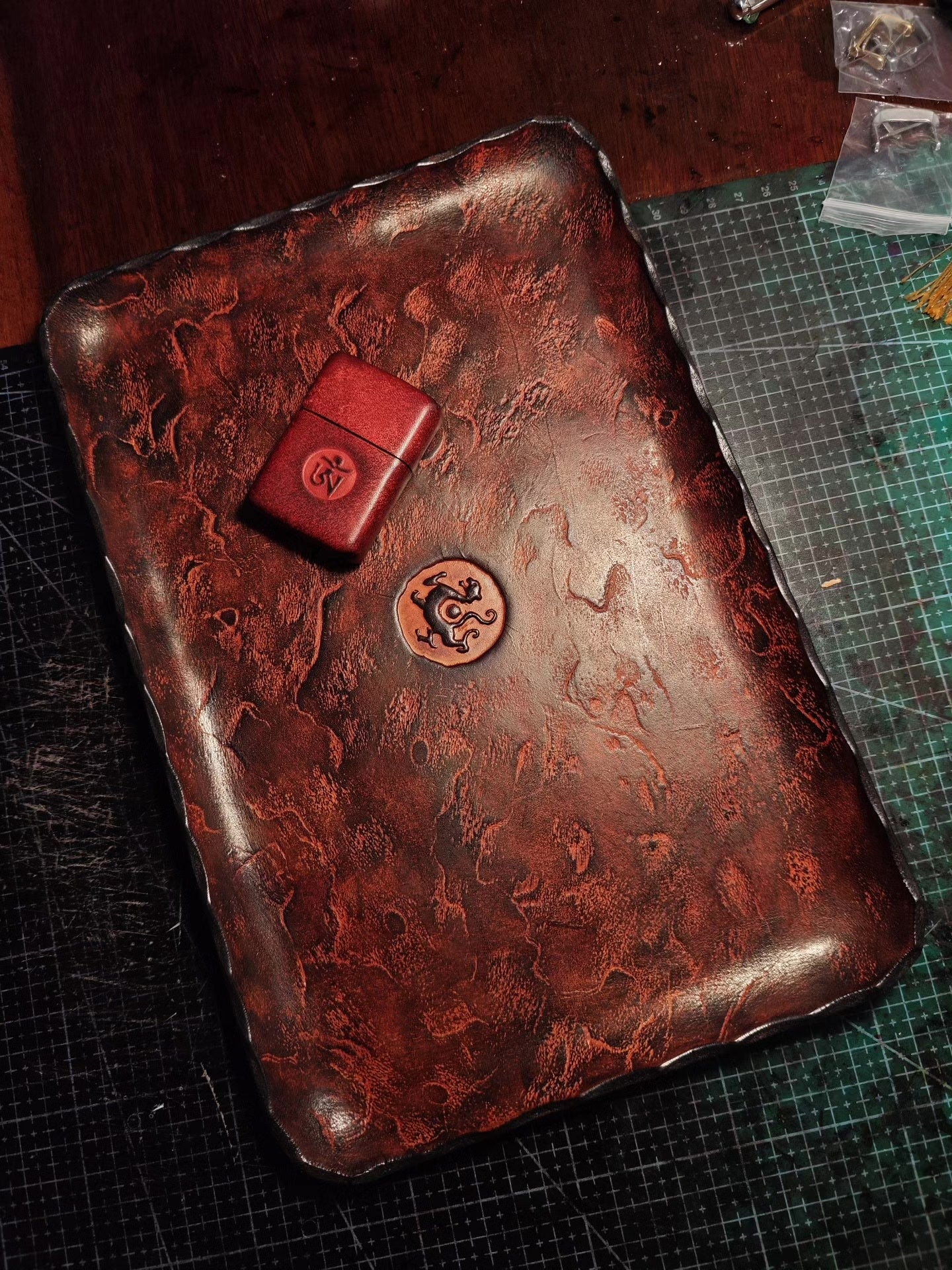 4mm Thick Fat-Tanned Leather Rectangular Tray with Embossed Medallion