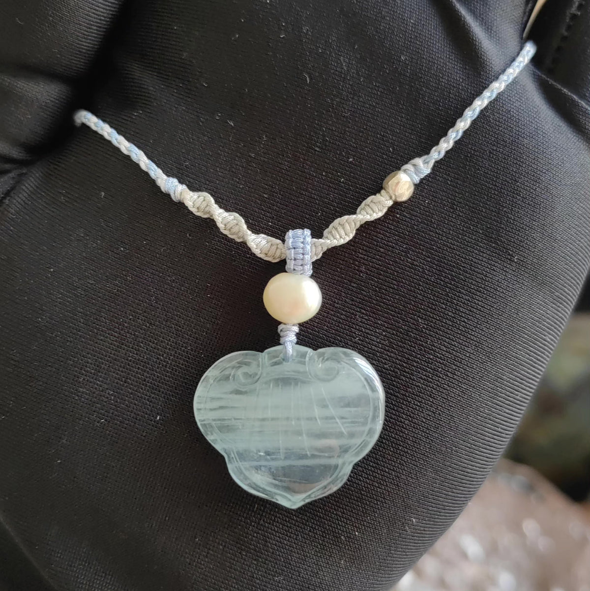Collana con pendente Acquamarina Ruyi Lock annodato a mano