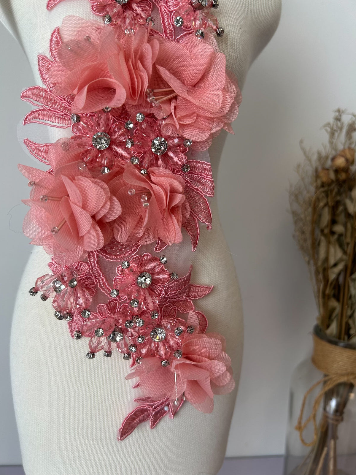 Aplique Floral com Pedras Rosa-Melancia