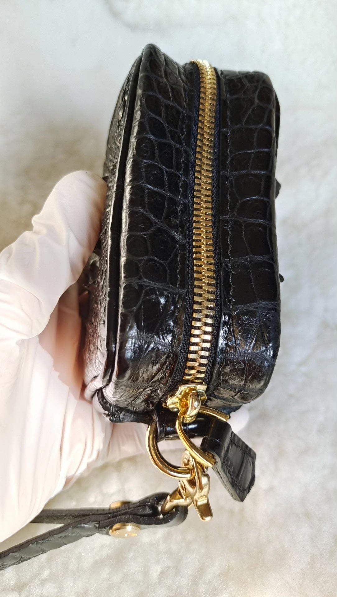 Necesero de muñera en cuero de cocodrilo negro
