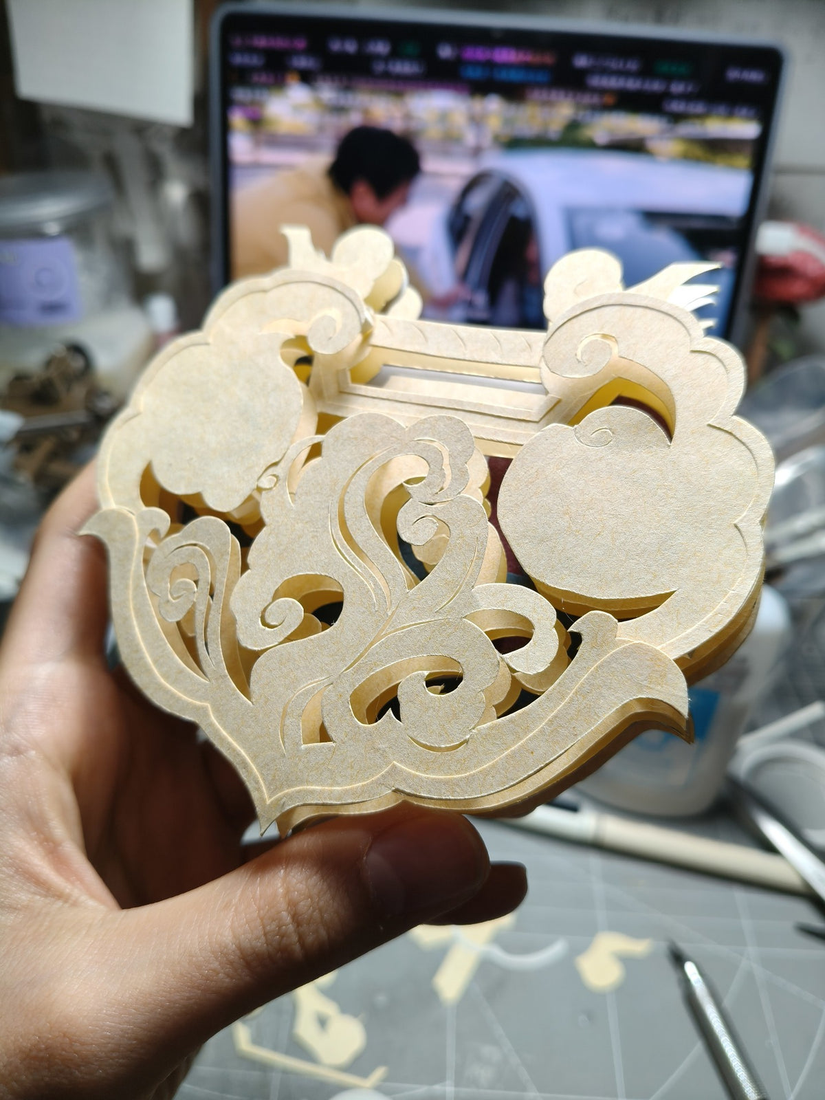 Yi Meng Jiang Hu Wish Lock Paper Carving Display