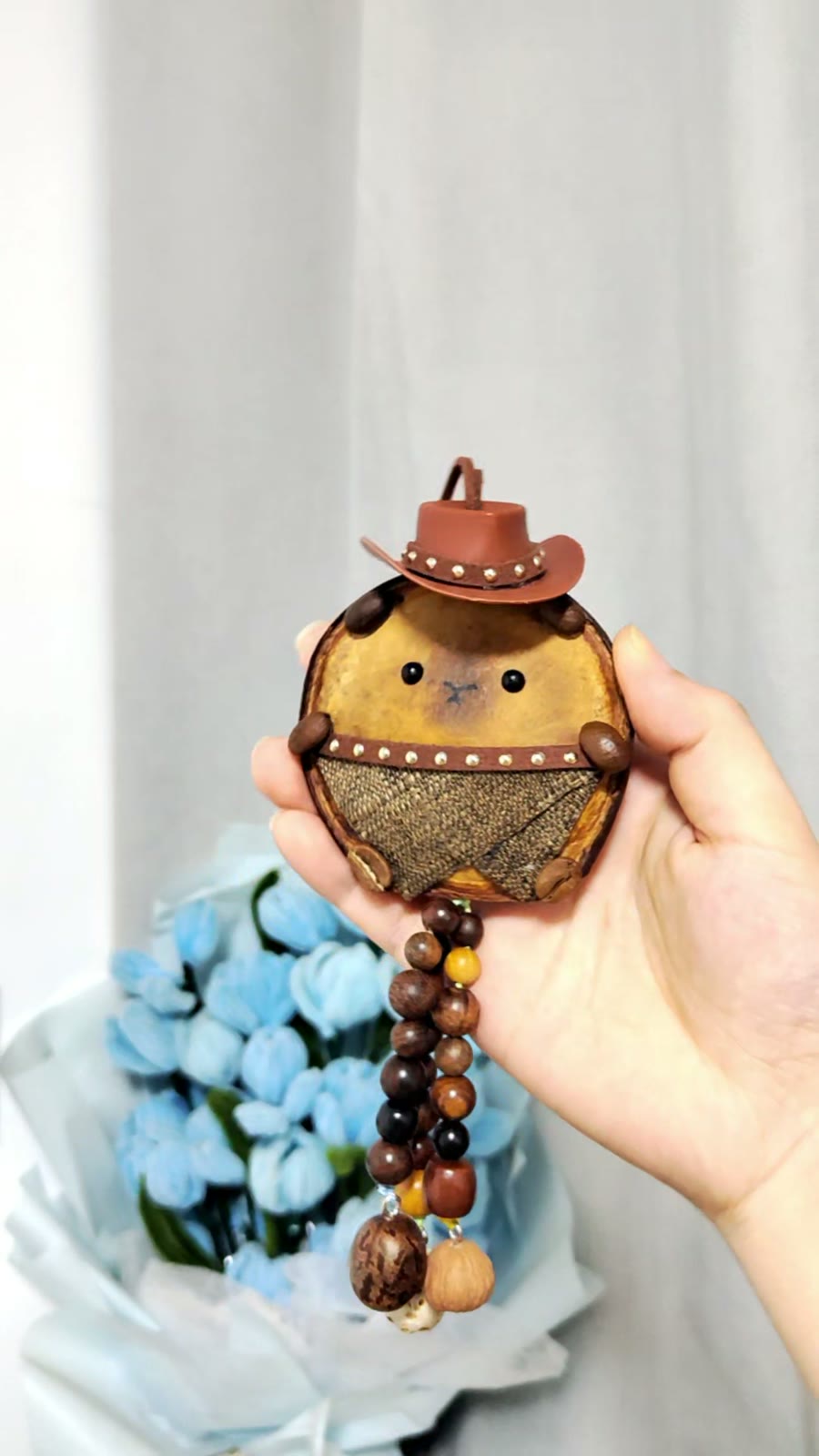 Ciondolo Capybara Cowboy in Seme di Entada