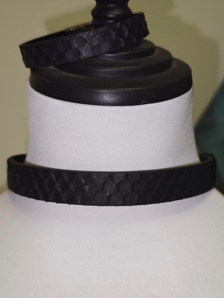 Handcrafted Leather Choker with Bamboo Texture