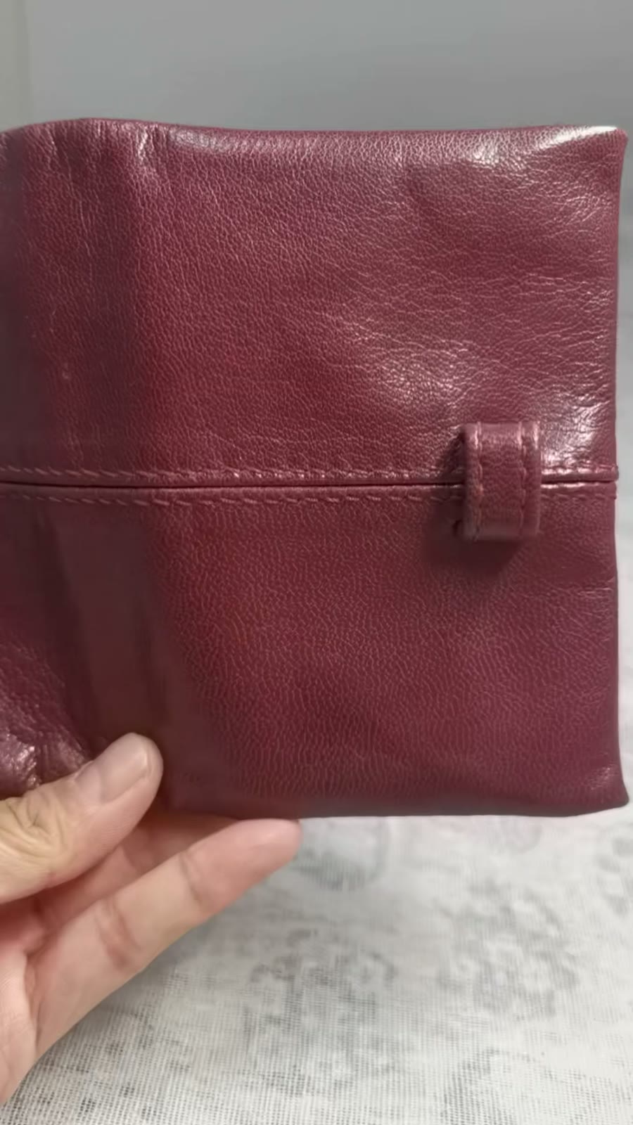 Raccoglitore ad anelli in pelle di capra cerata oxblood