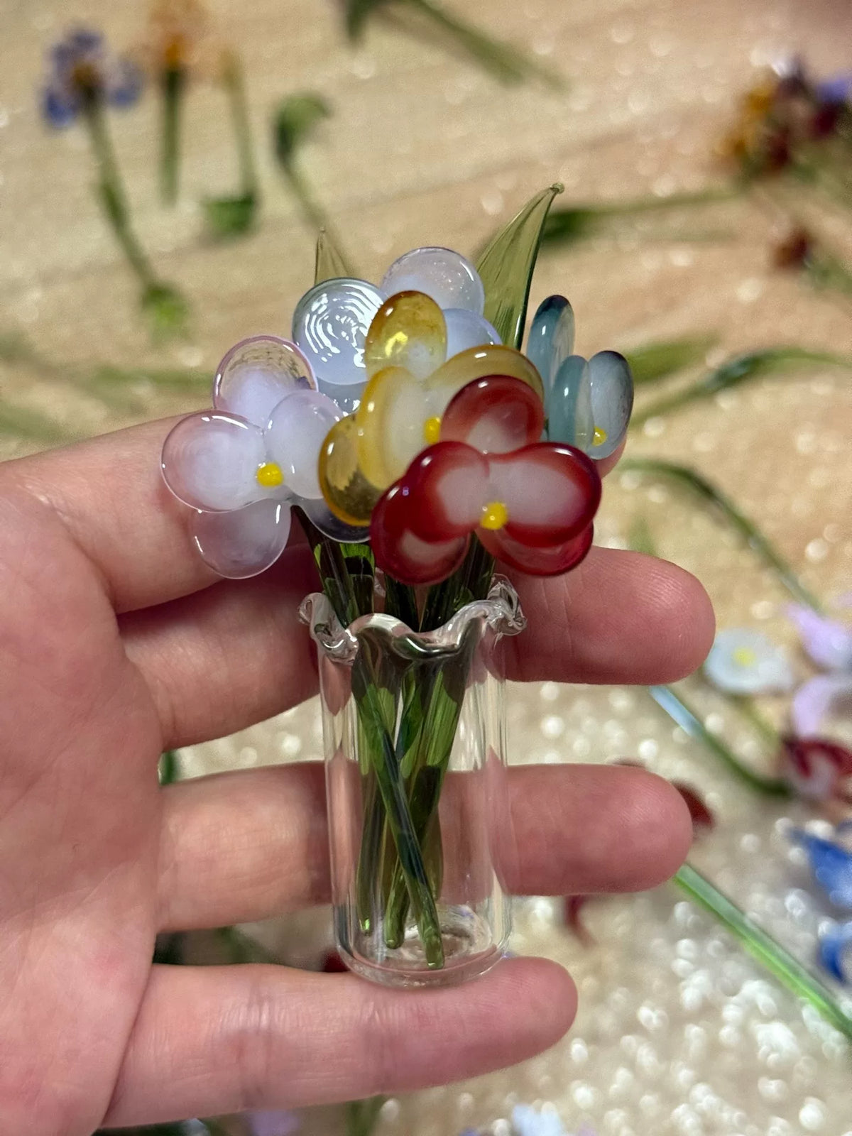 Conjunto de Flores de Vidro em Miniatura com Vaso