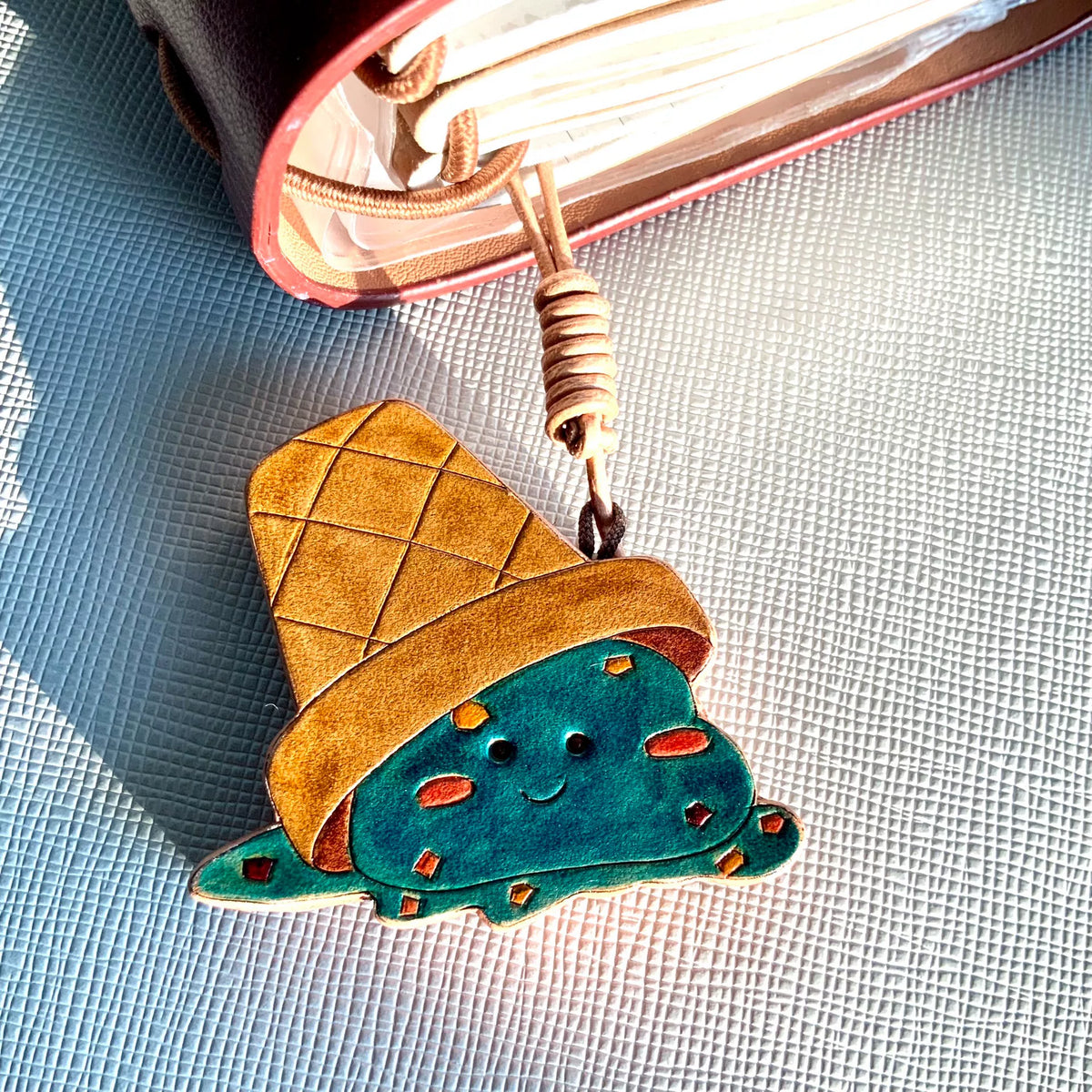 Llavero y colgante de bolso de cuero de helado derretido
