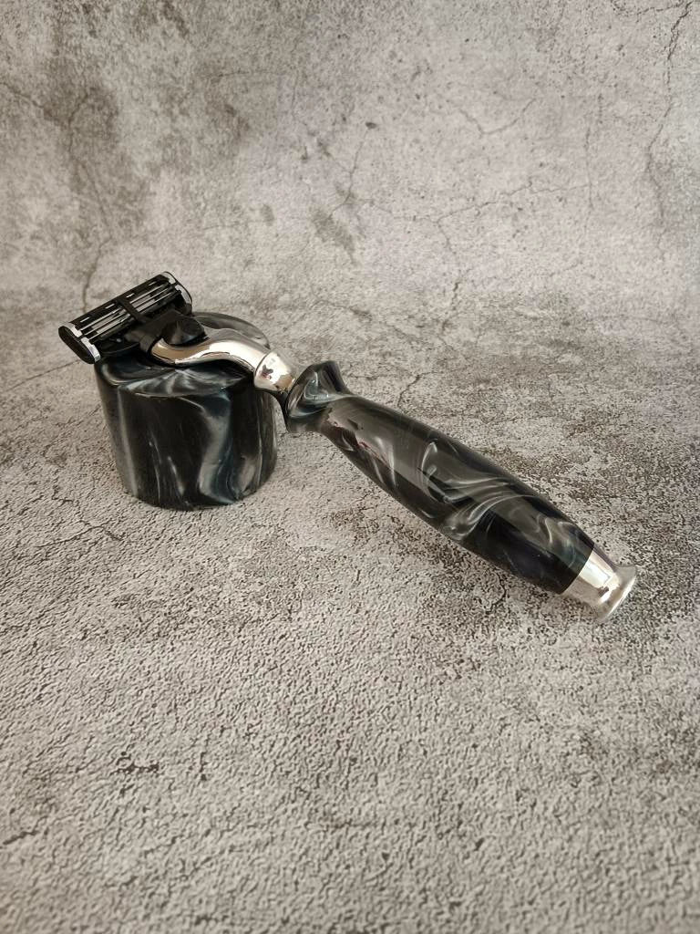 Manual Safety Razor with Alumilite Resin Handle