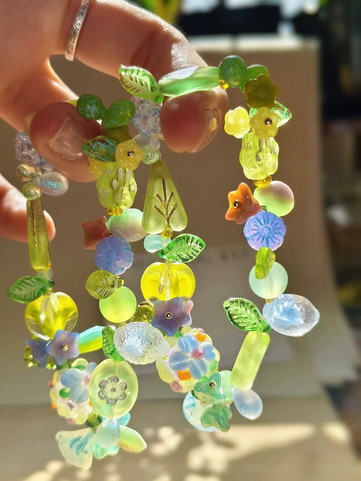 Bracelet en perles de verre tchèques vert et bleu