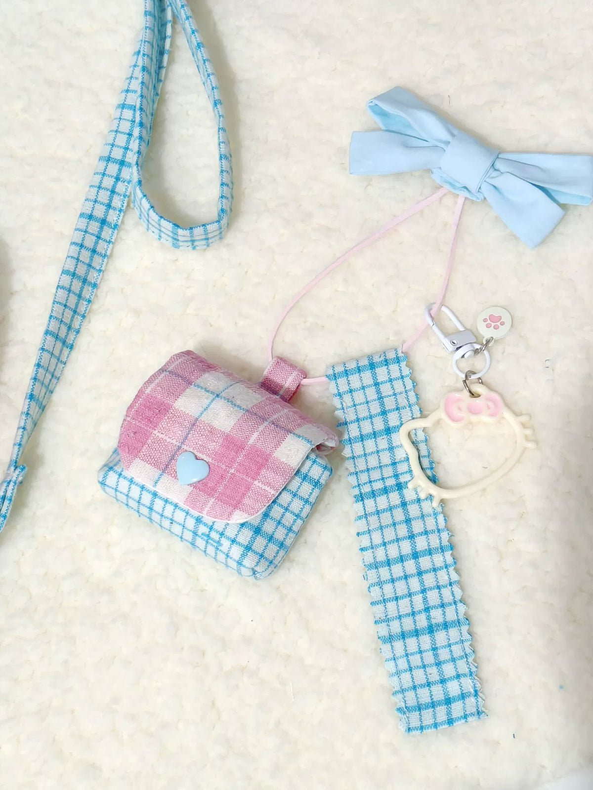 Handgemachte rosa karierte Halbmond-Schultertasche