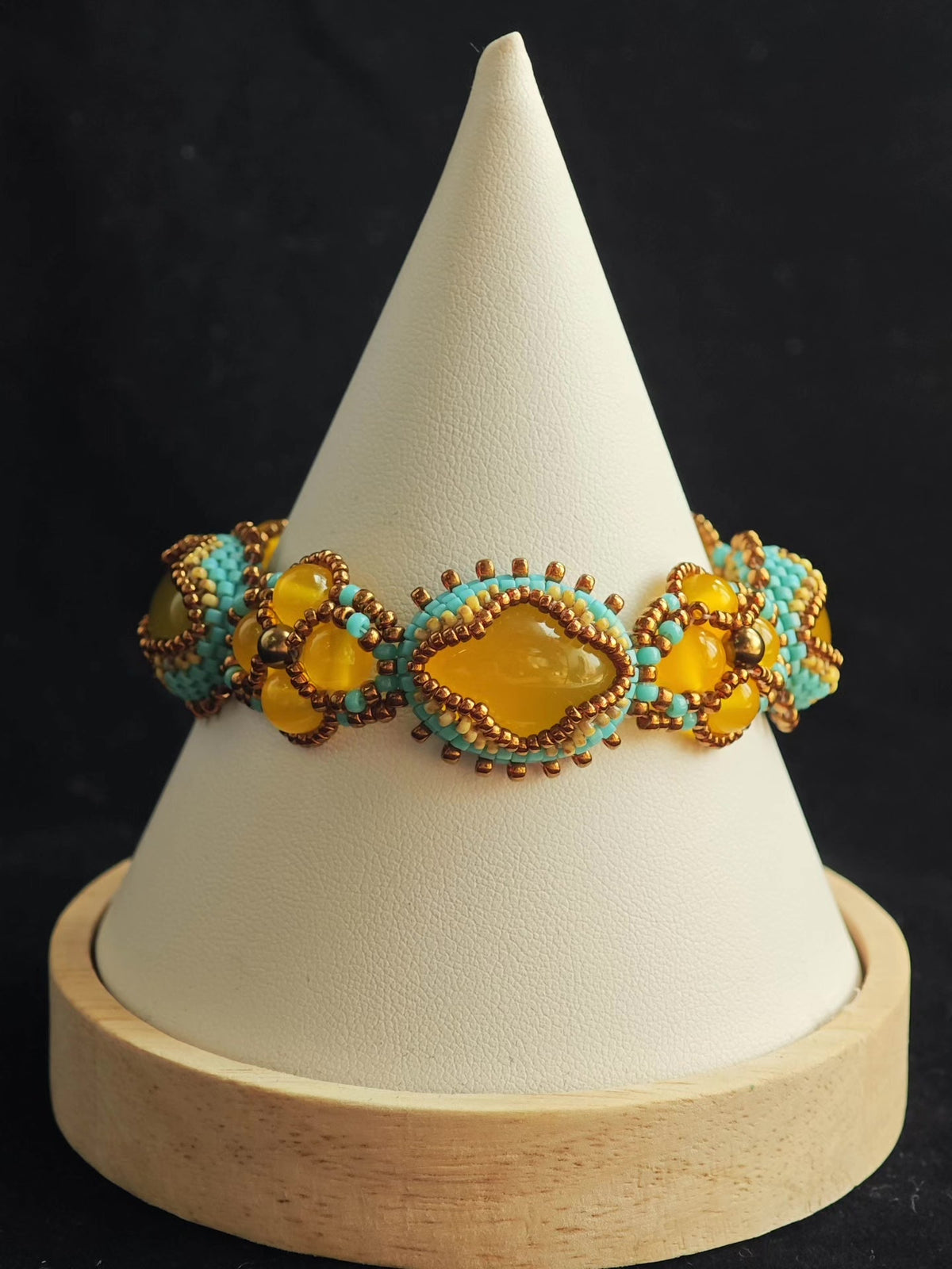 Bracelet perlé rétro avec pierre œil de chat verte