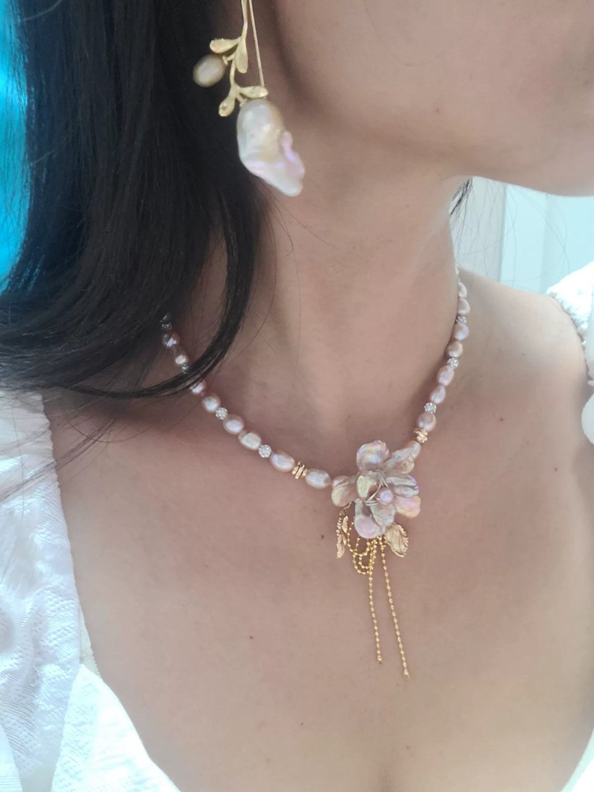 Set Collana e Bracciale con Fiore in Perle Naturali
