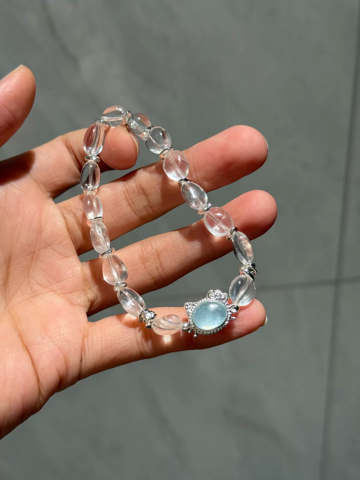 Armband med akvamarin och kristaller