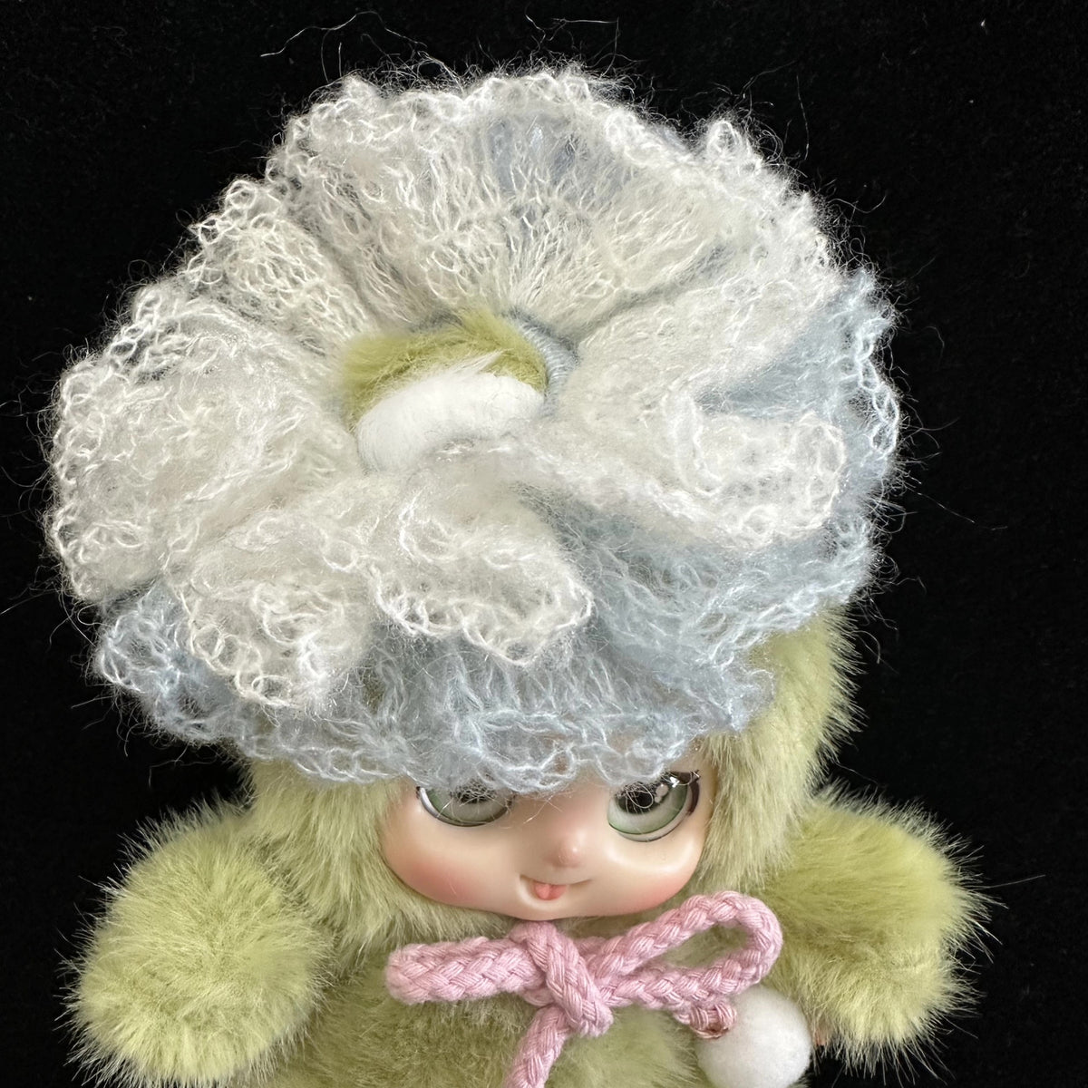 Scrunchie de Cabelo em Croché Feito à Mão Branco e Azul