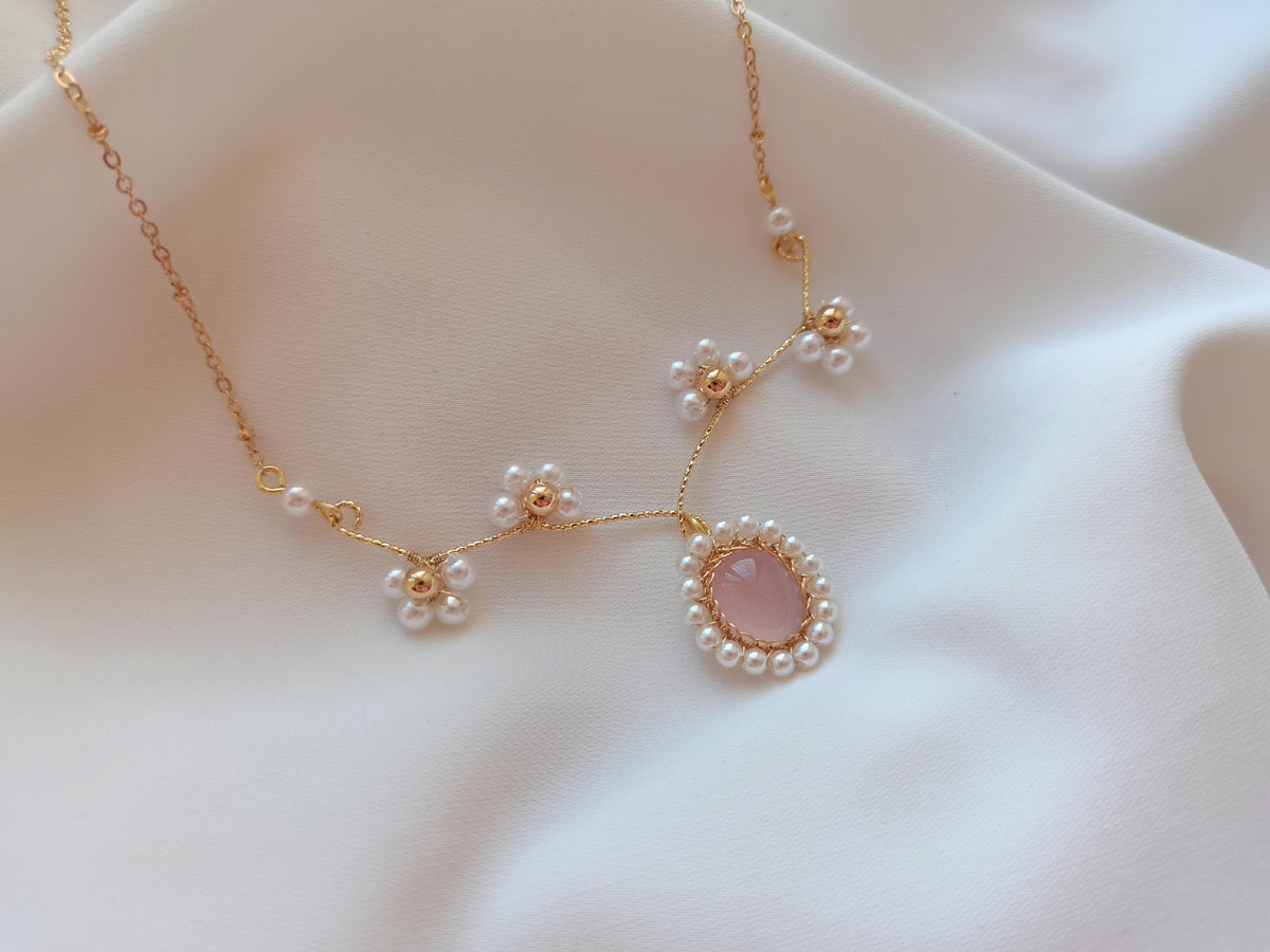 Rozenkwarts Ketting met draadwerk