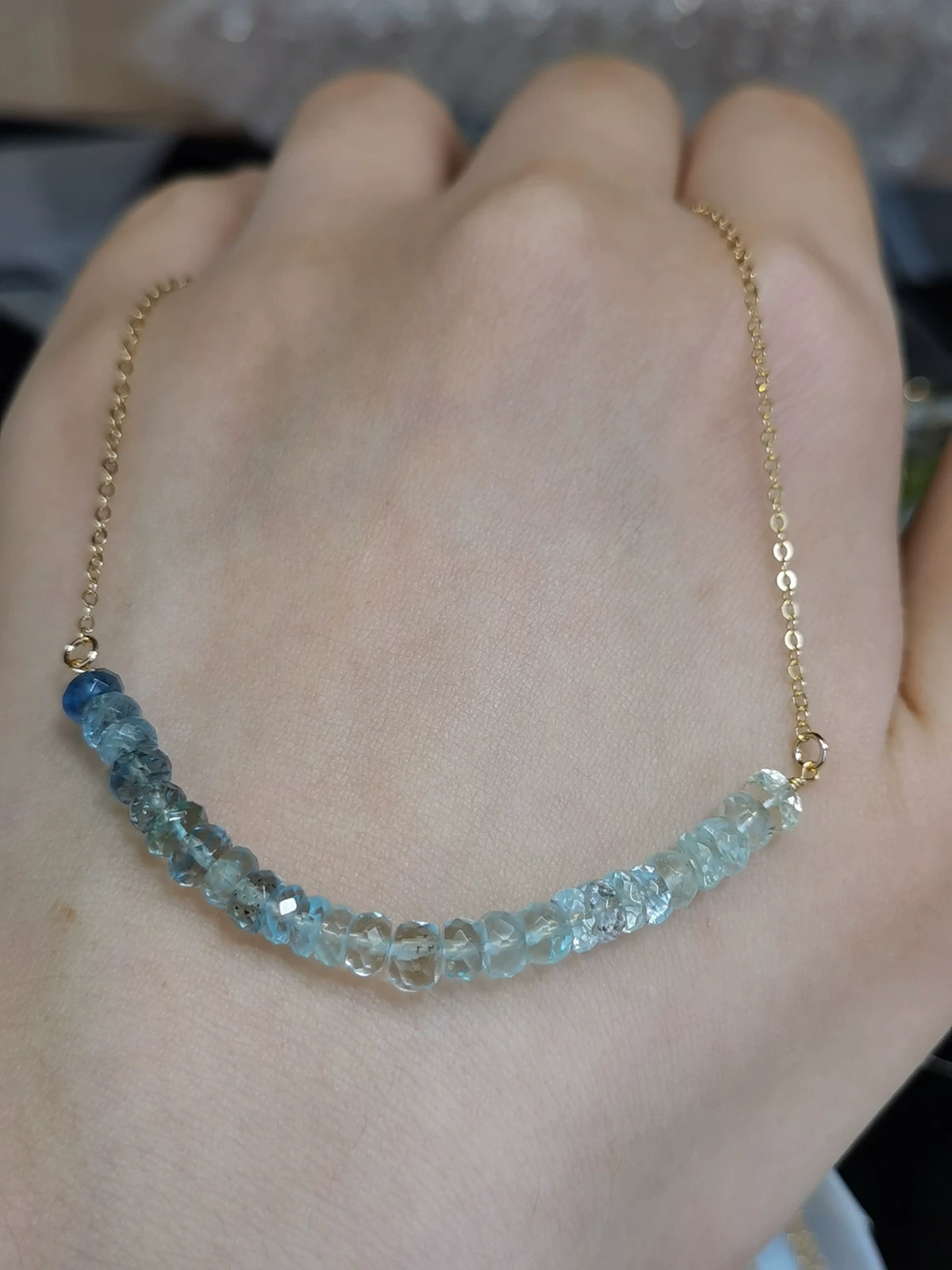 Natürliche Aquamarin-Perlenkette goldgefüllt