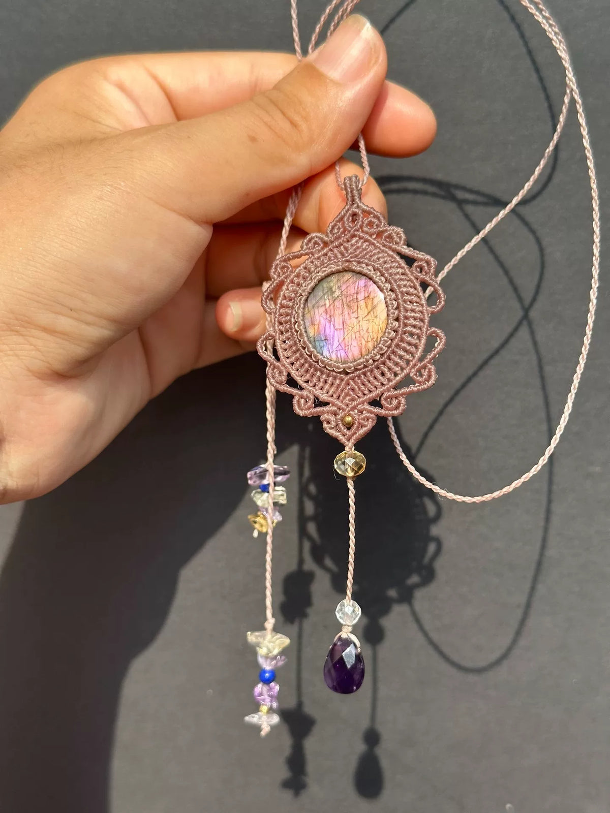 Labradorit Makramee-Halskette Staubroser Kord
