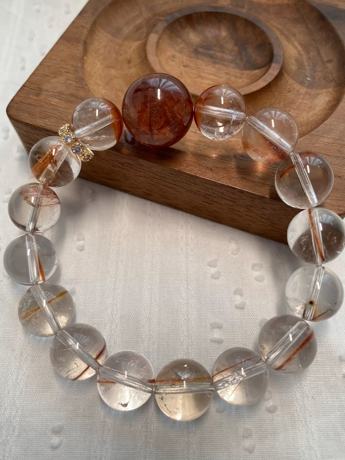 Perlenarmband aus rotem Rutilquarz