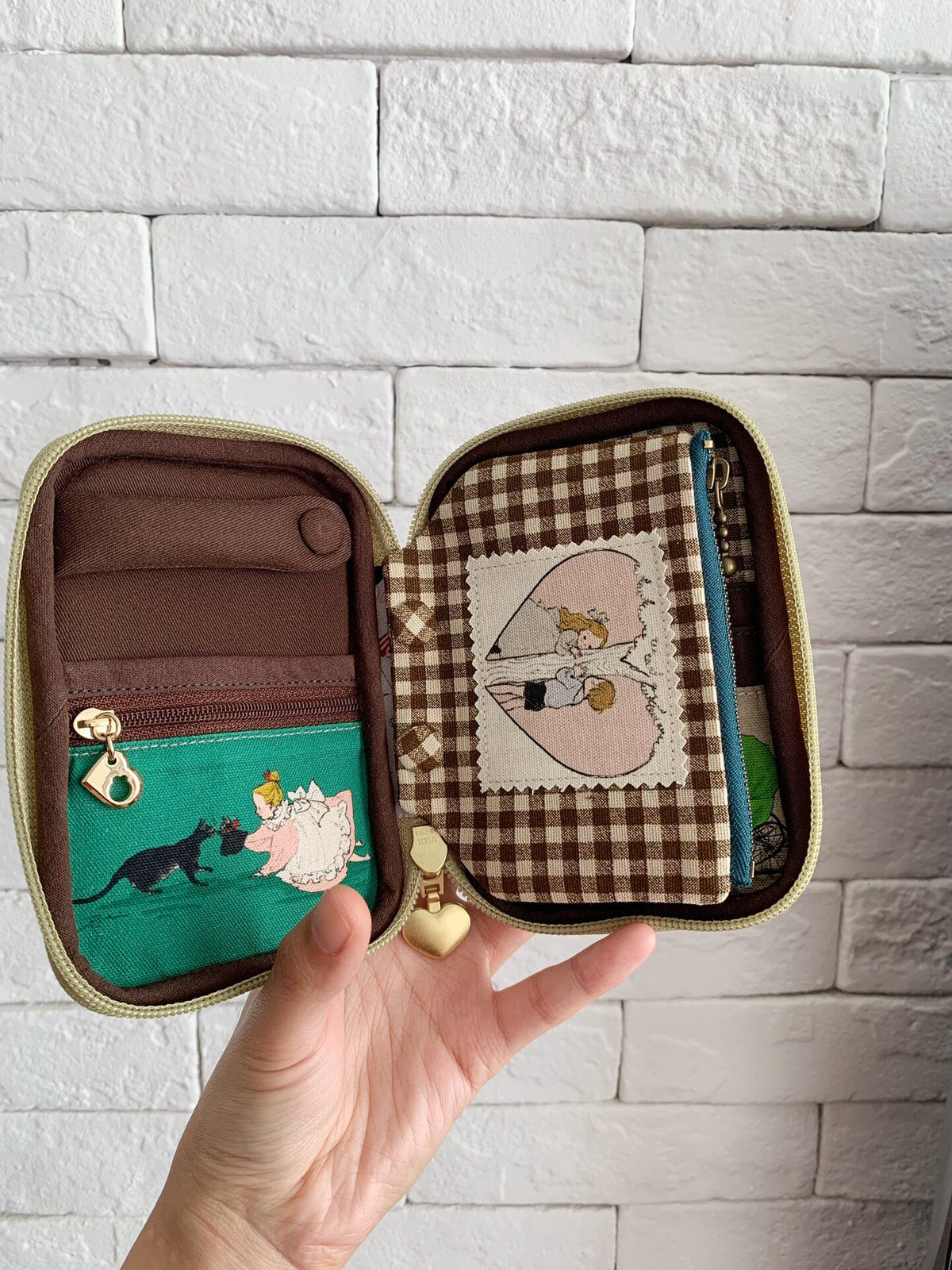 Zippered Pink Oxford Cloth Storage Case