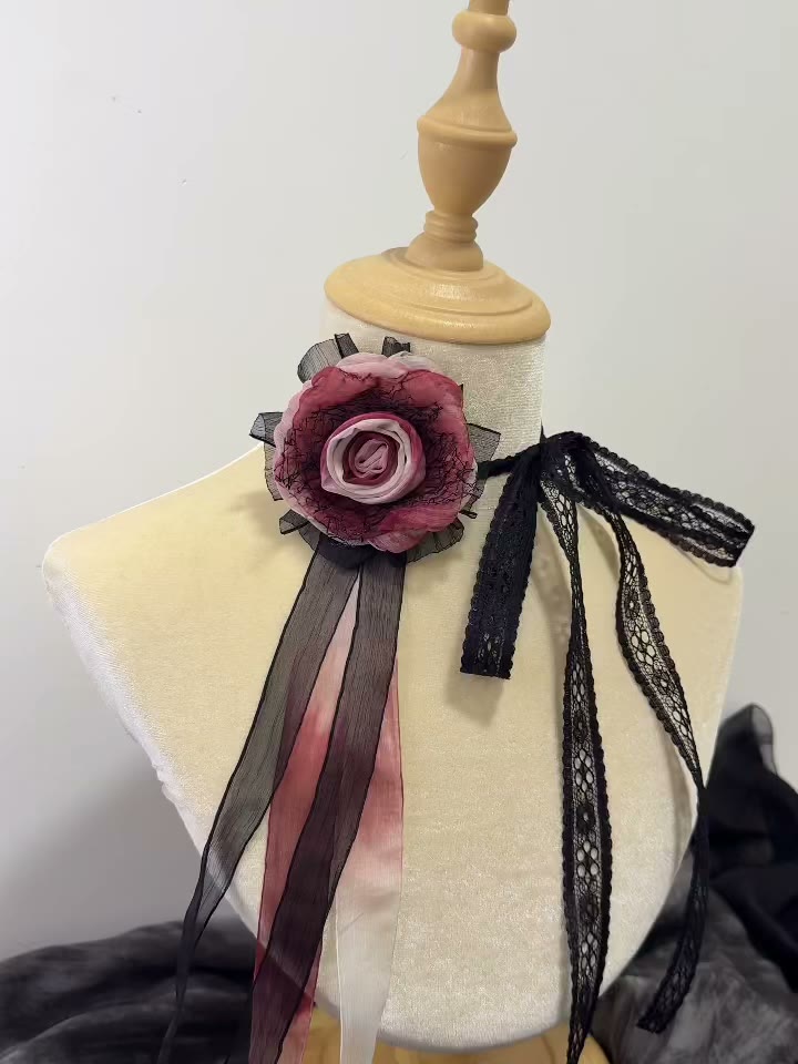 Flor de Pescoço Vintage Rosa Vermelha e Renda Feita à Mão