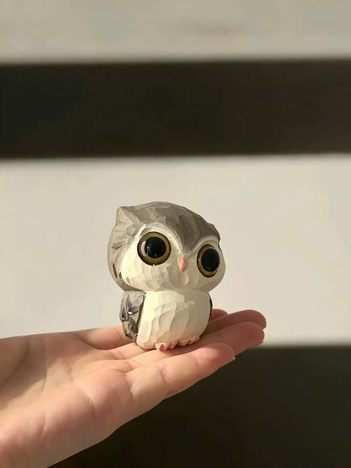 手彫りバスウッドのフクロウフィギュアペア