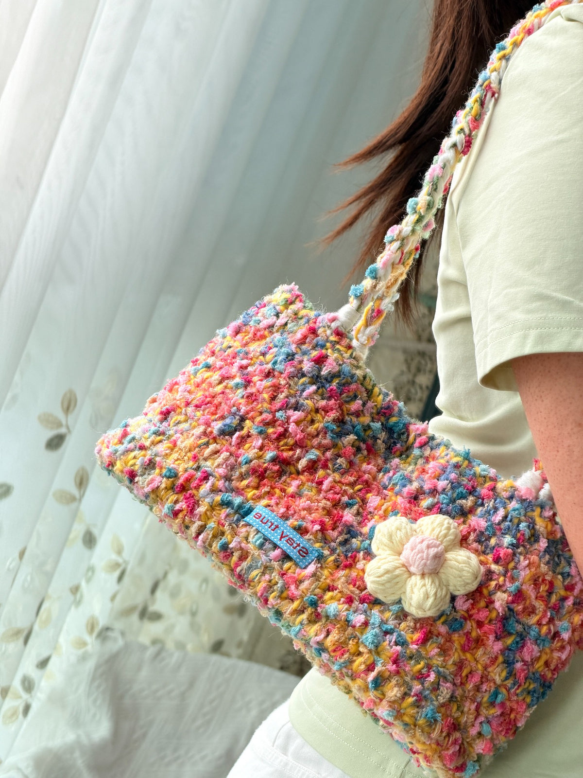 Multicolor-Häkeltasche für die Schulter