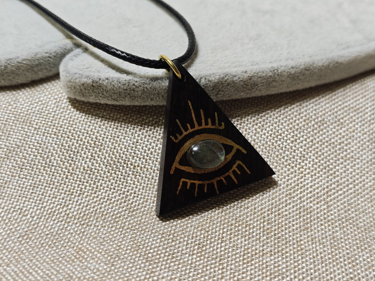 Black Ebony Eye Totem Labradorite Pendant