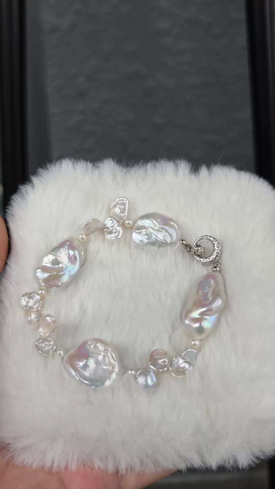 Bracelet aux perles barroques d'eau douce avec fermoir argenté