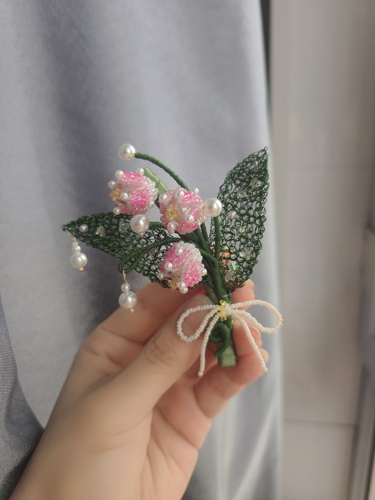 French Embroidery Bell Flower Side Clip