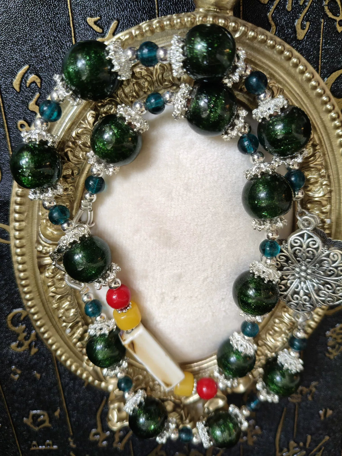 Green Glass Bead Ceramic Pendant Necklace