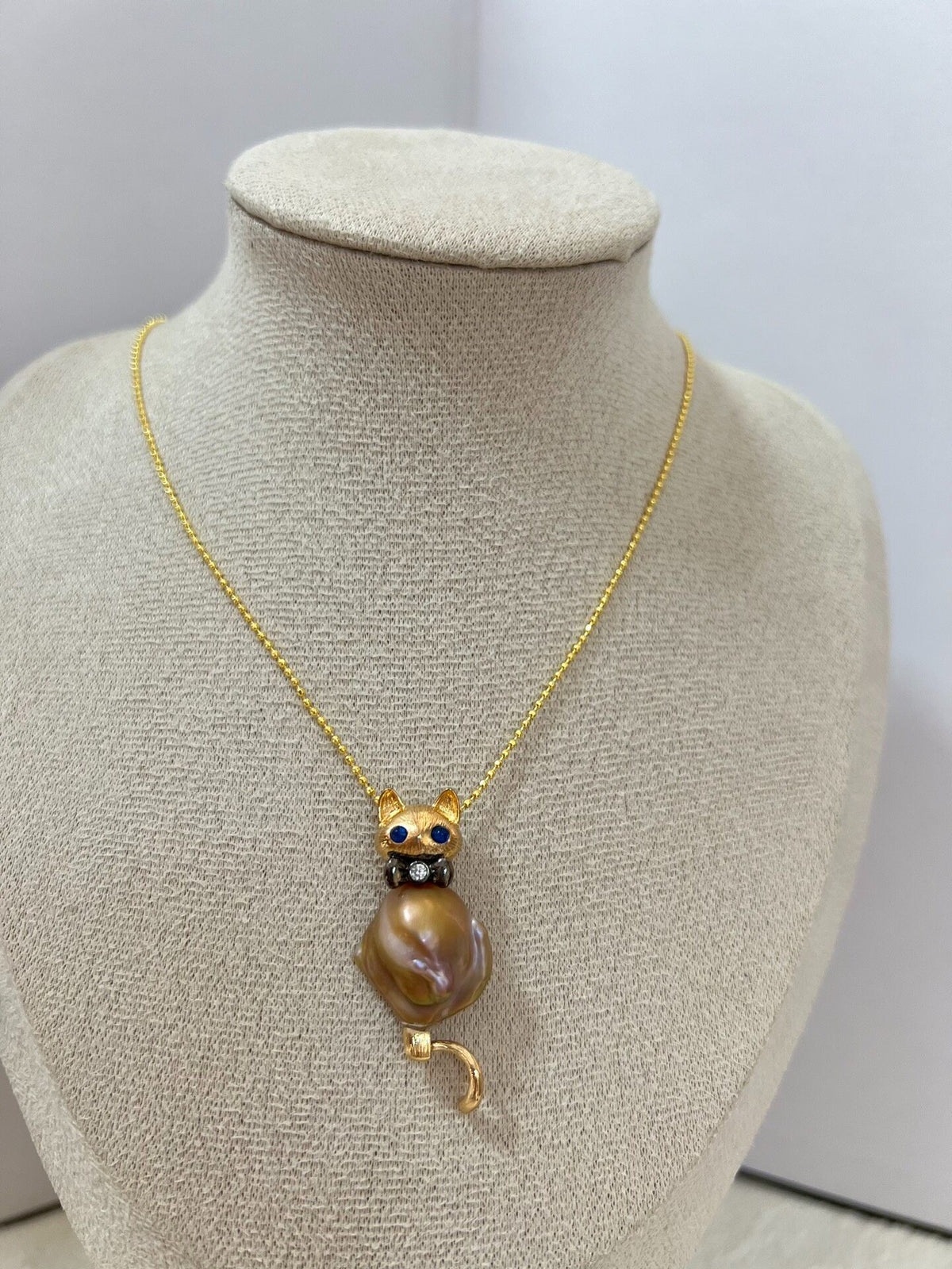 Cat Pearl Pendant Baroque Freshwater