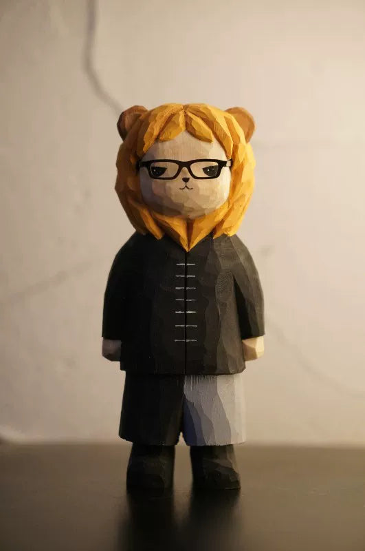手彫り木製ライオンフィギュア 10cm