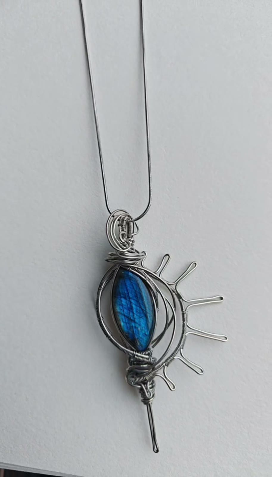 Labradoriet Wire Wrapped Hanger Ketting