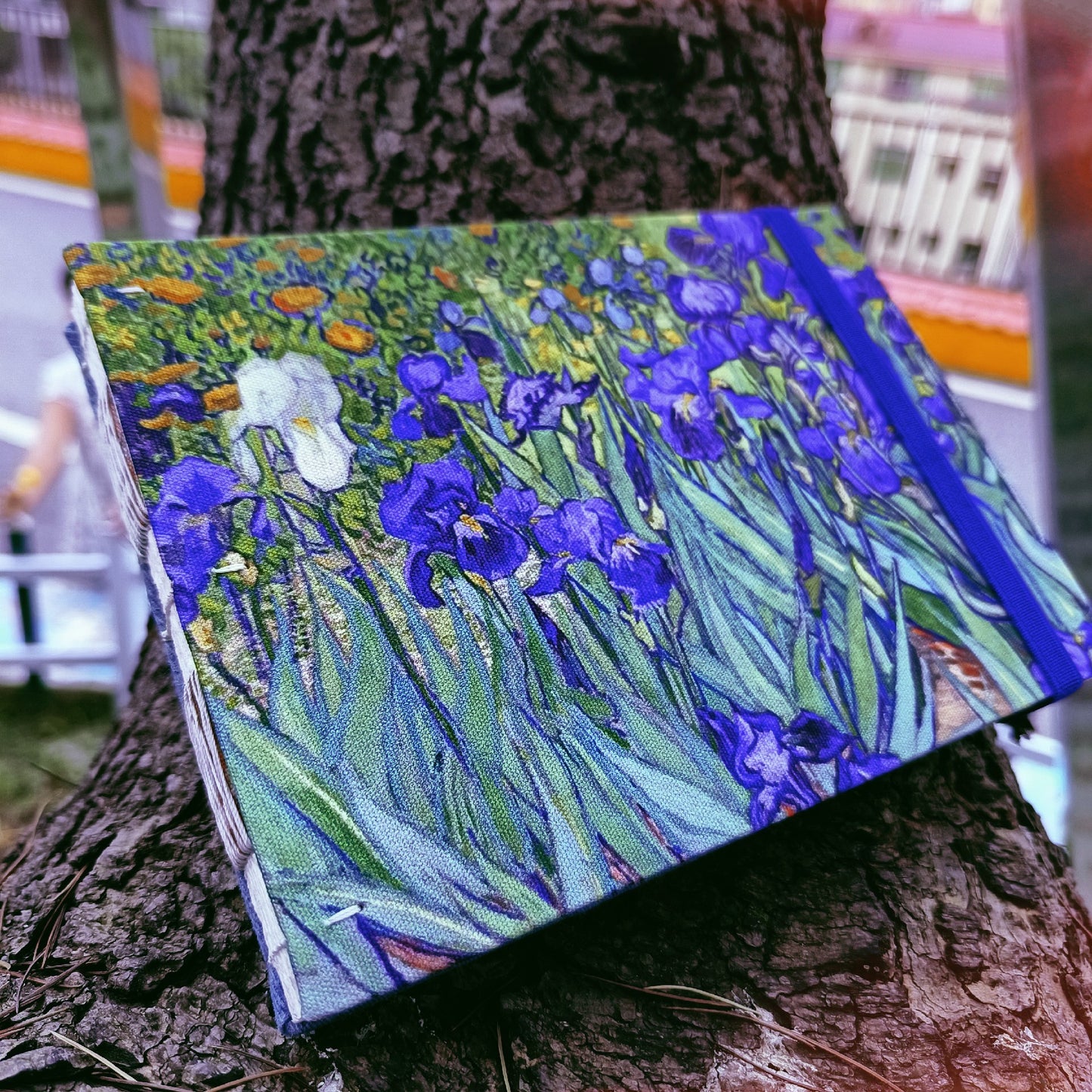 Iris Watercolor Sketchbook – 32k Thick Canvas, Coptic Stitch Binding, 300gsm Baohong Paper