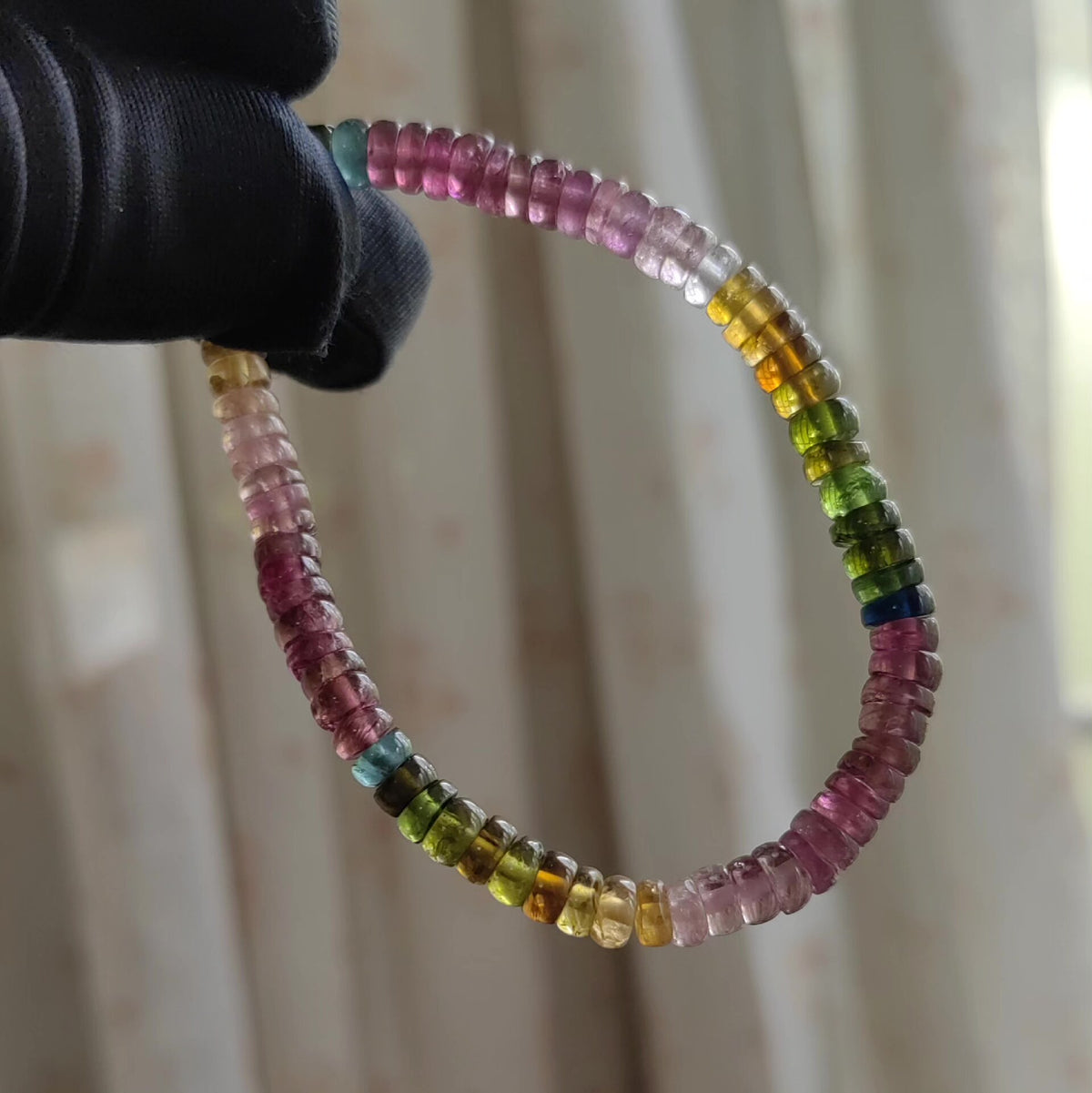 Armband mit natürlichem Regenbogen-Tourmalin-Rondellen