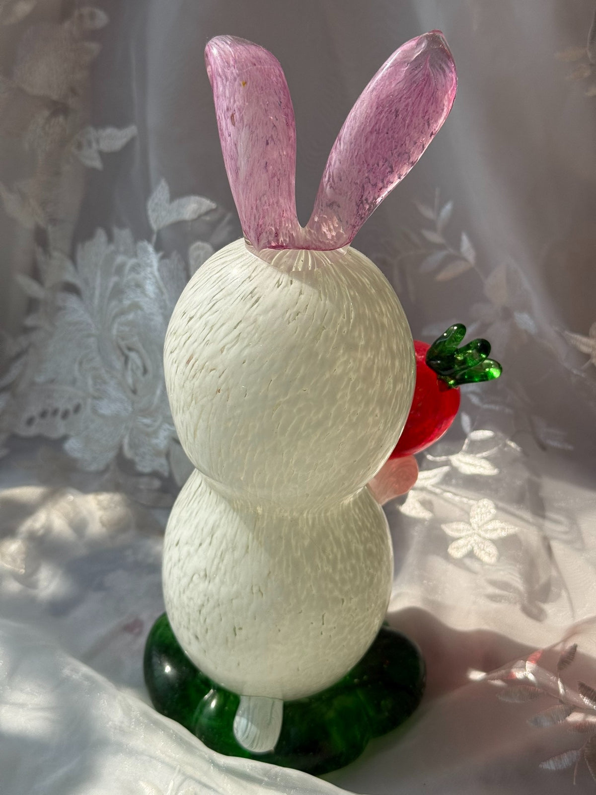 Vintage glasfigurin med hare och morot 24 cm